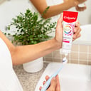 COLGATE TOOTHPASTE TOTAL SENSITIVITY + GUM ORIGINAL 115G thumbnail 3