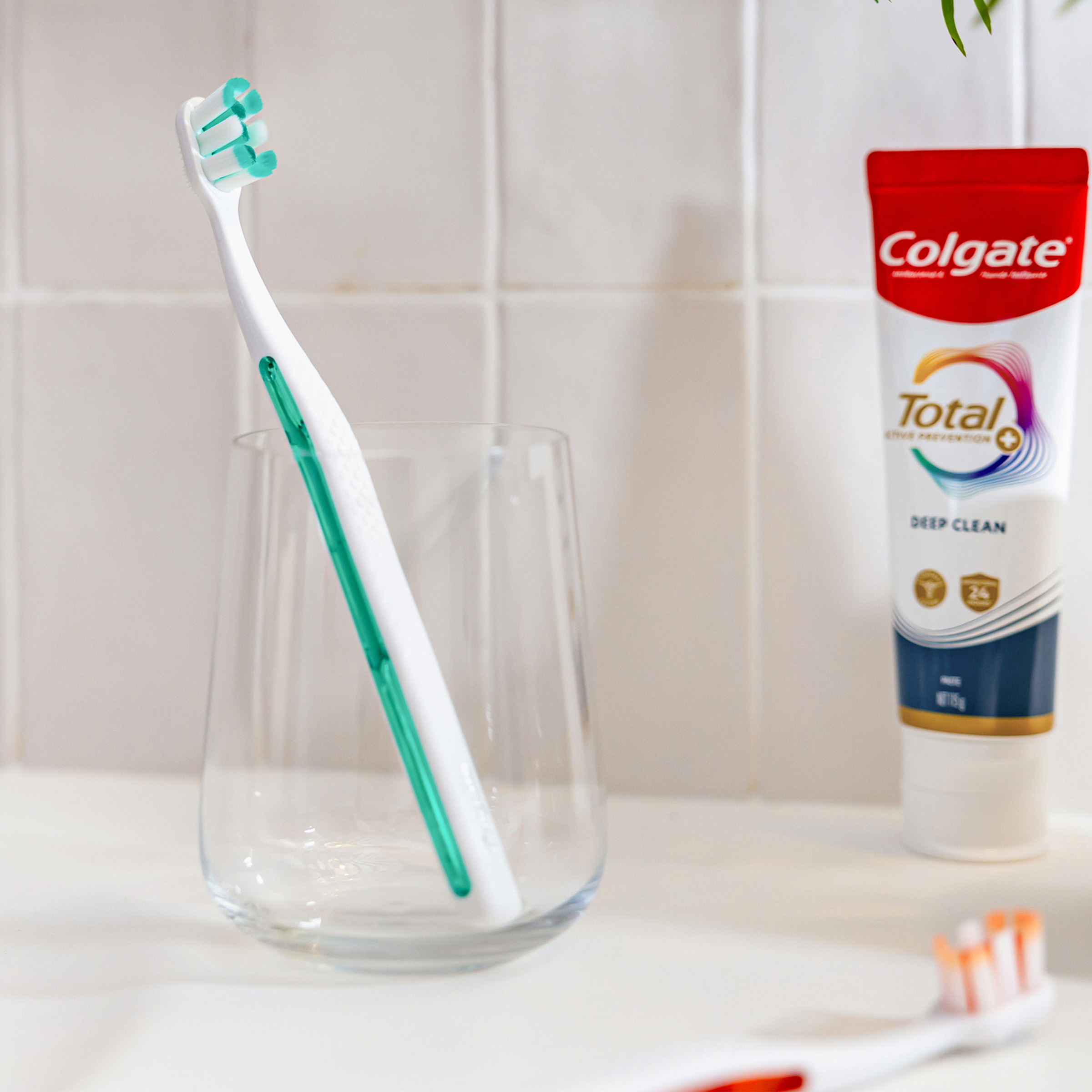 COLGATE TOOTHBRUSH TOTAL FOAMING CLEAN SOFT 1 PACK - Image 3