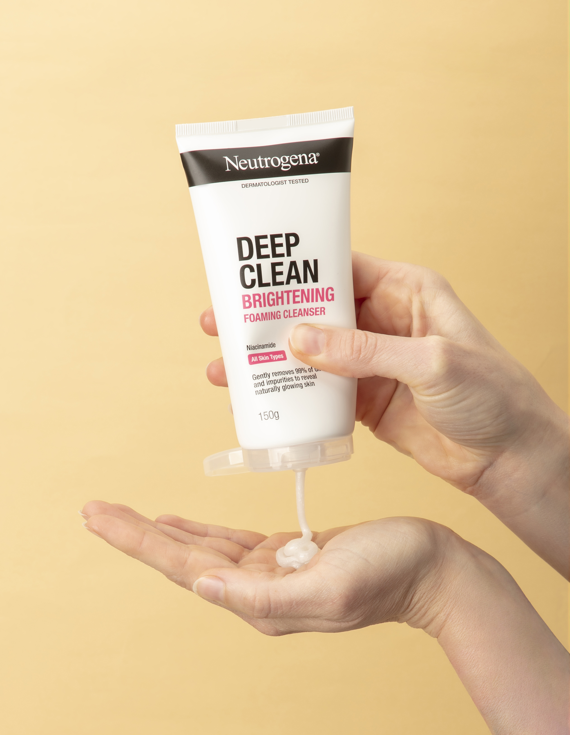 NEUTROGENA DEEP CLEAN BRIGHTENING FOAMING CLEANSER 150G - Image 4