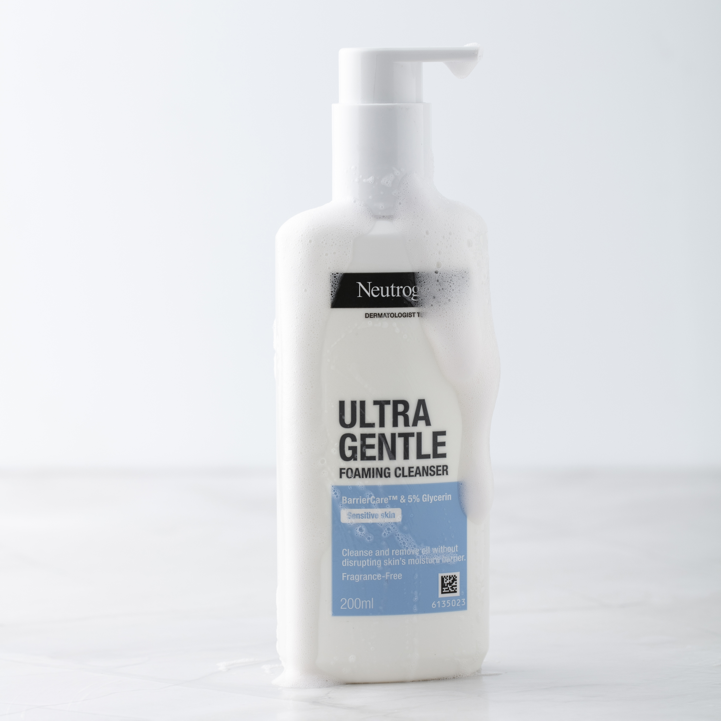NEUTROGENA ULTRA GENTLE FOAMING CLEANSER 200ML - Image 3