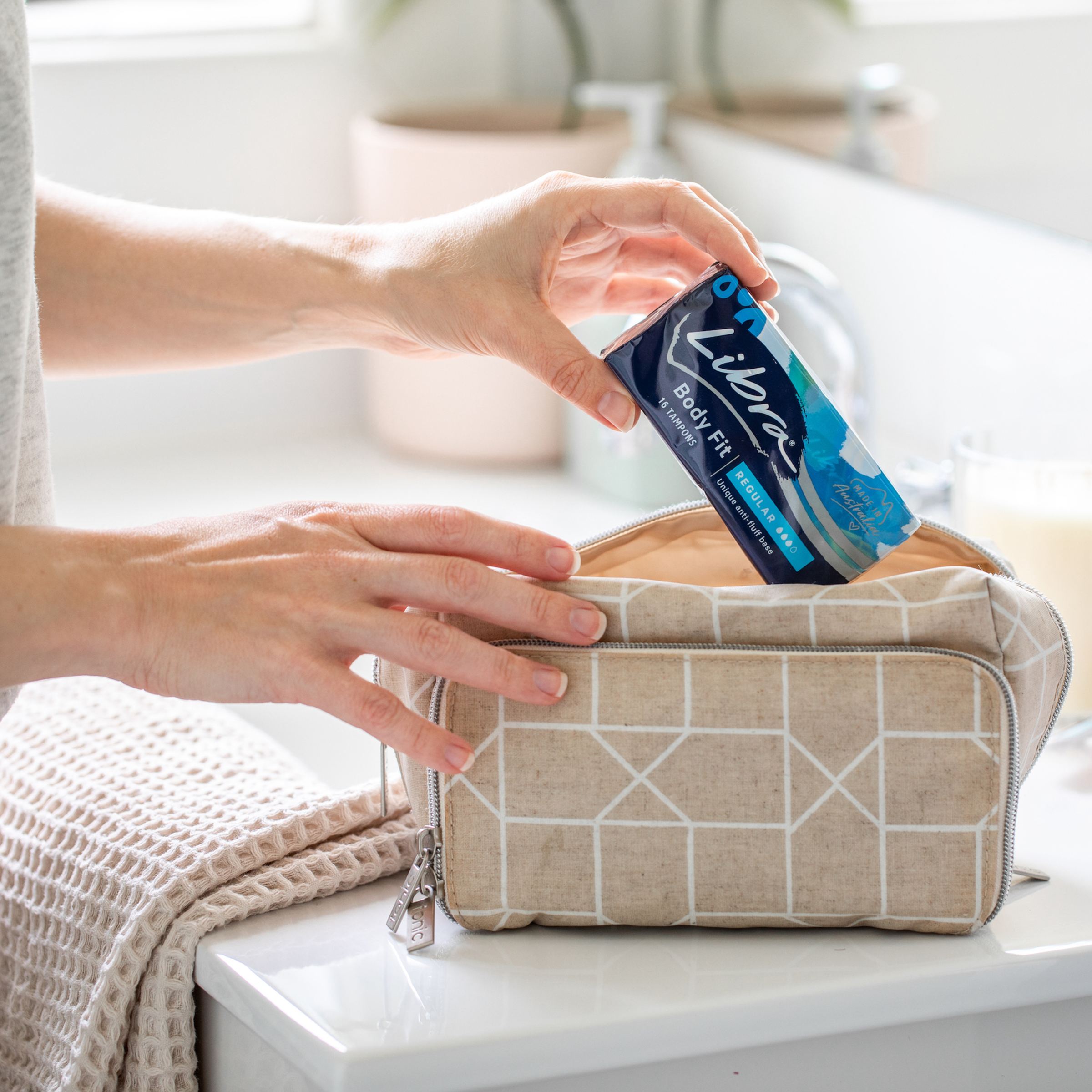 LIBRA TAMPONS BODYFIT REGULAR 16 PACK - Image 3