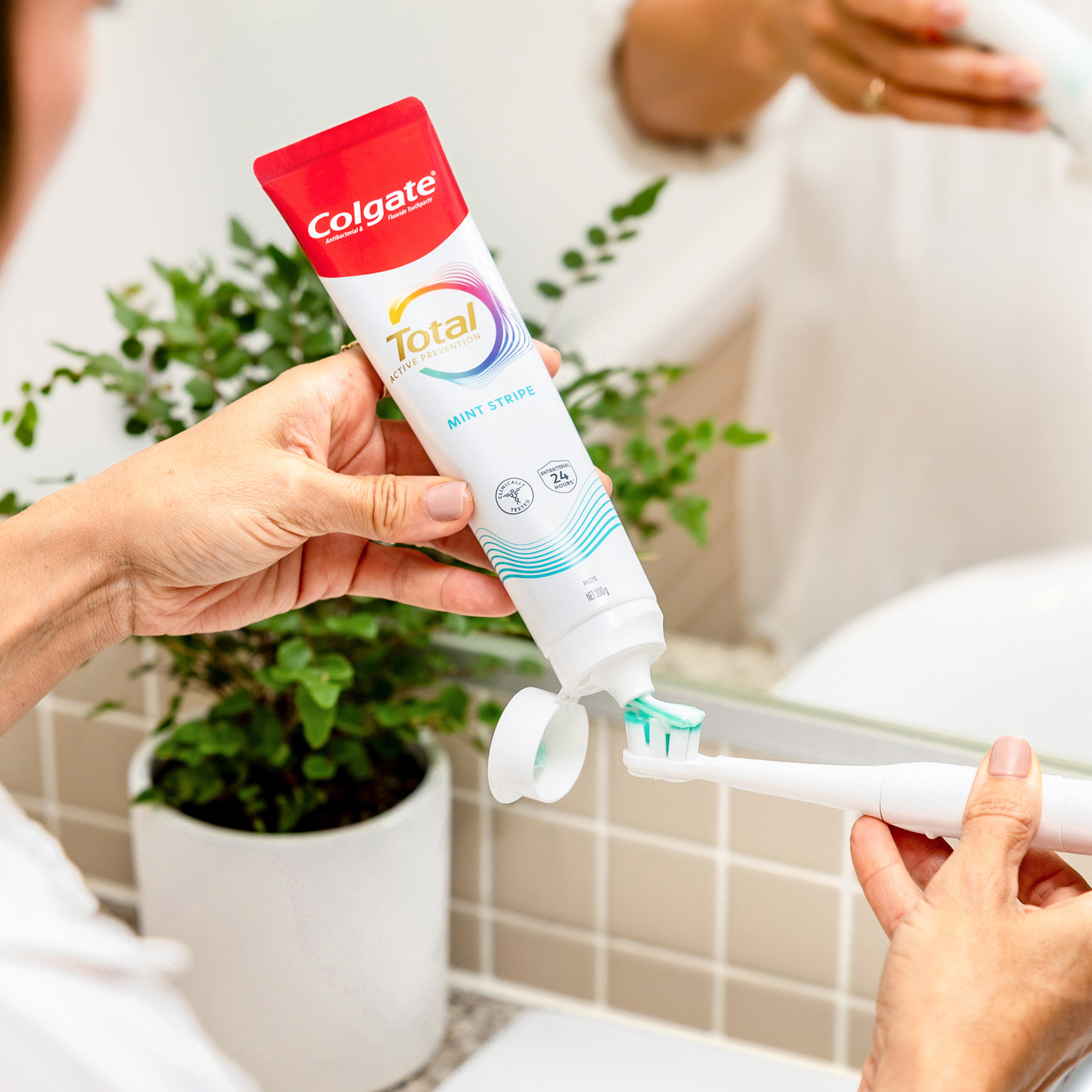 COLGATE TOOTHPASTE TOTAL MINT STRIPE GEL 115G - Image 3